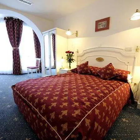 Hotel Phoenix 4*